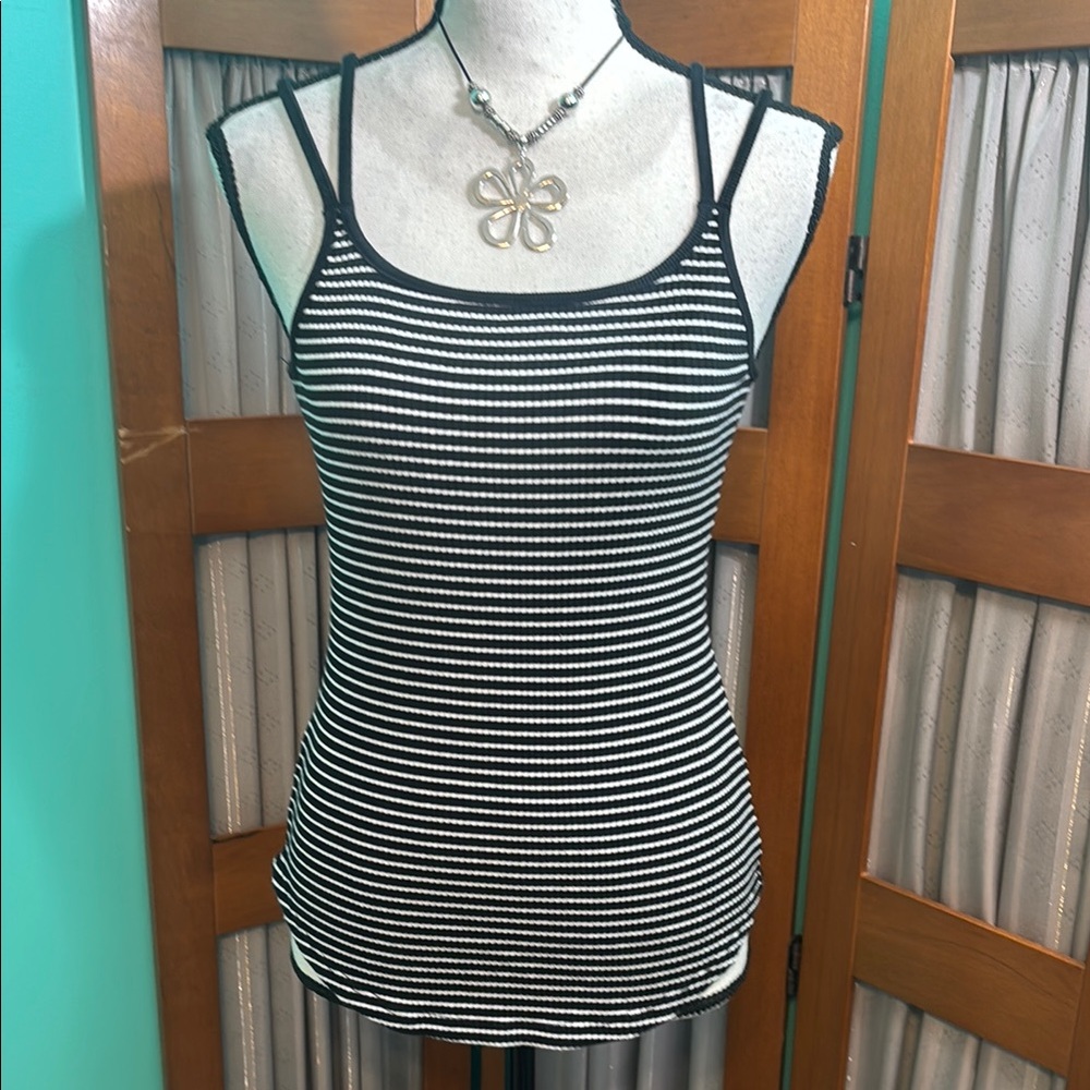 Black and White Striped Sleeveless Fitted Tank Top